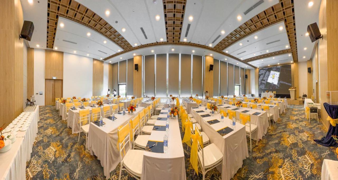 Sala Grand Tuyhoa Hotel توي هوا المظهر الخارجي الصورة